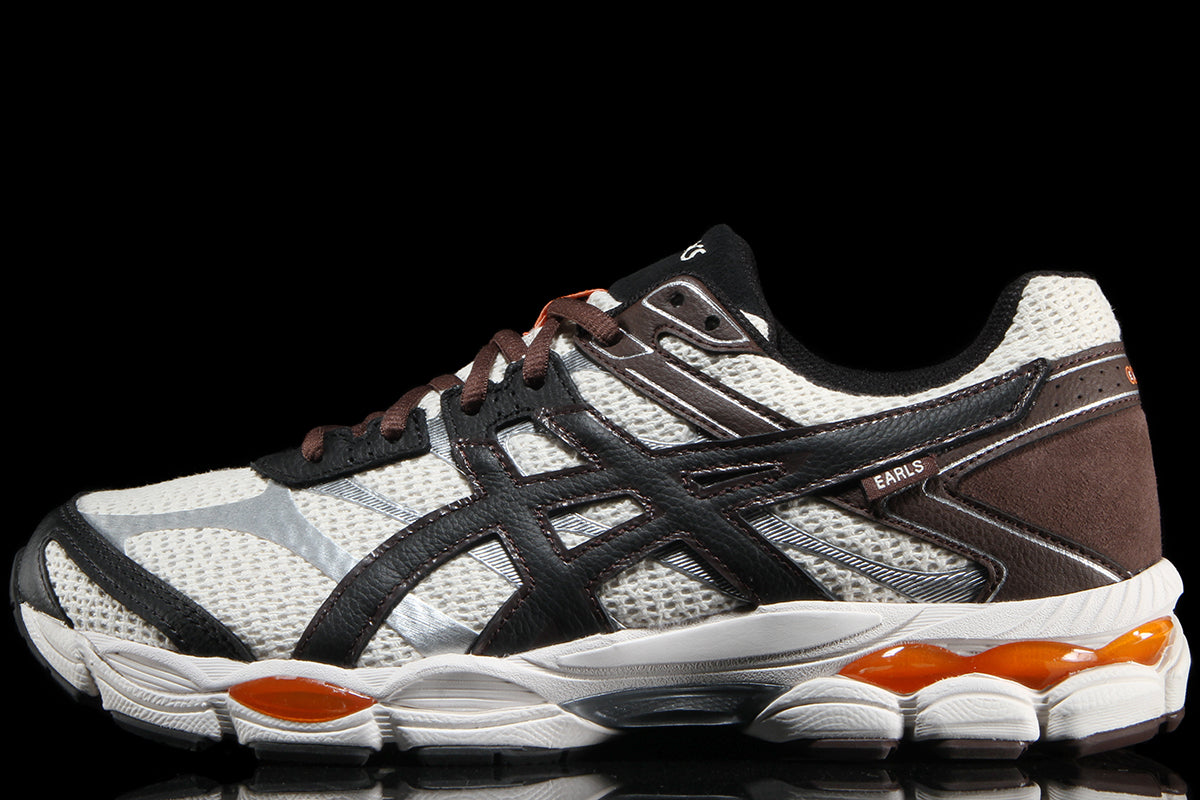 Asics - Gel-Cumulus 16 x Earls
Style # 1203B053.200
Color : Coconut Milk / Black