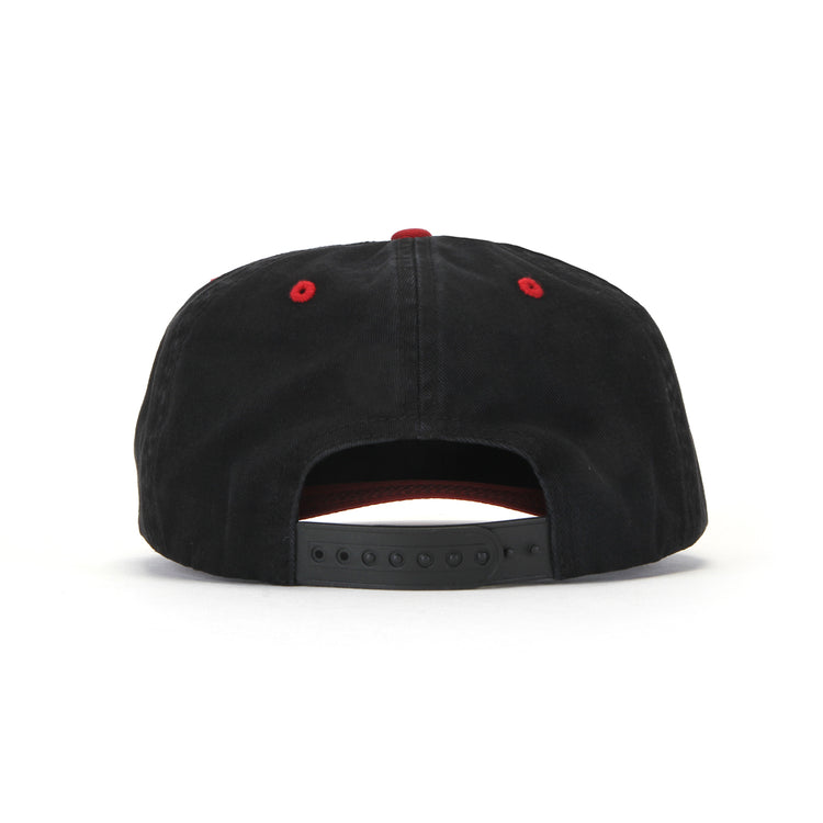 Baker - Sprayed Oval Hat
Color : Black / Red