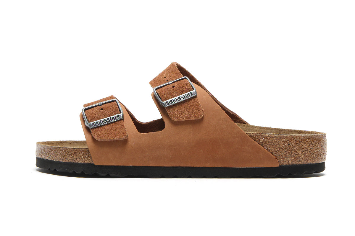 Birkenstock - Arizona
Style # 1029179
Color : Cognac