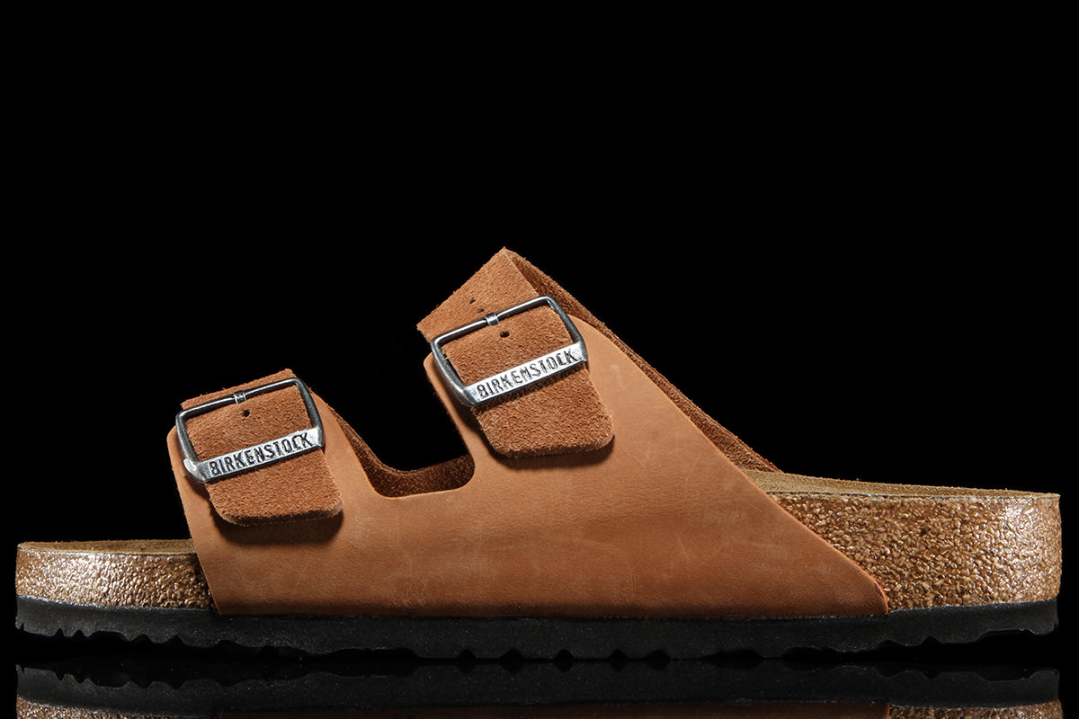 Birkenstock - Arizona
Style # 1029179
Color : Cognac