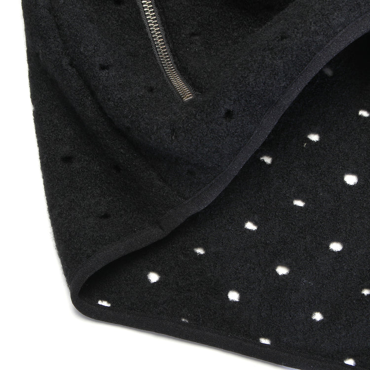 Brain Dead - Hole Mock Neck Pullover
Color : Black
