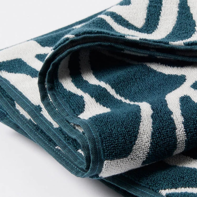 by Parra - Broken FTP Bath Towel Set
Color : Teal Green