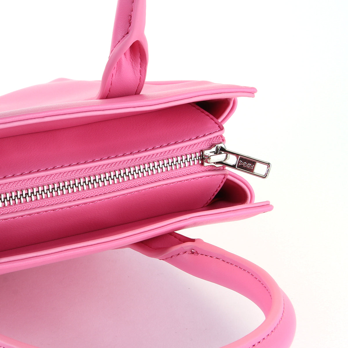 Carpet Company - C-Star Leather Purse
Color : Rose