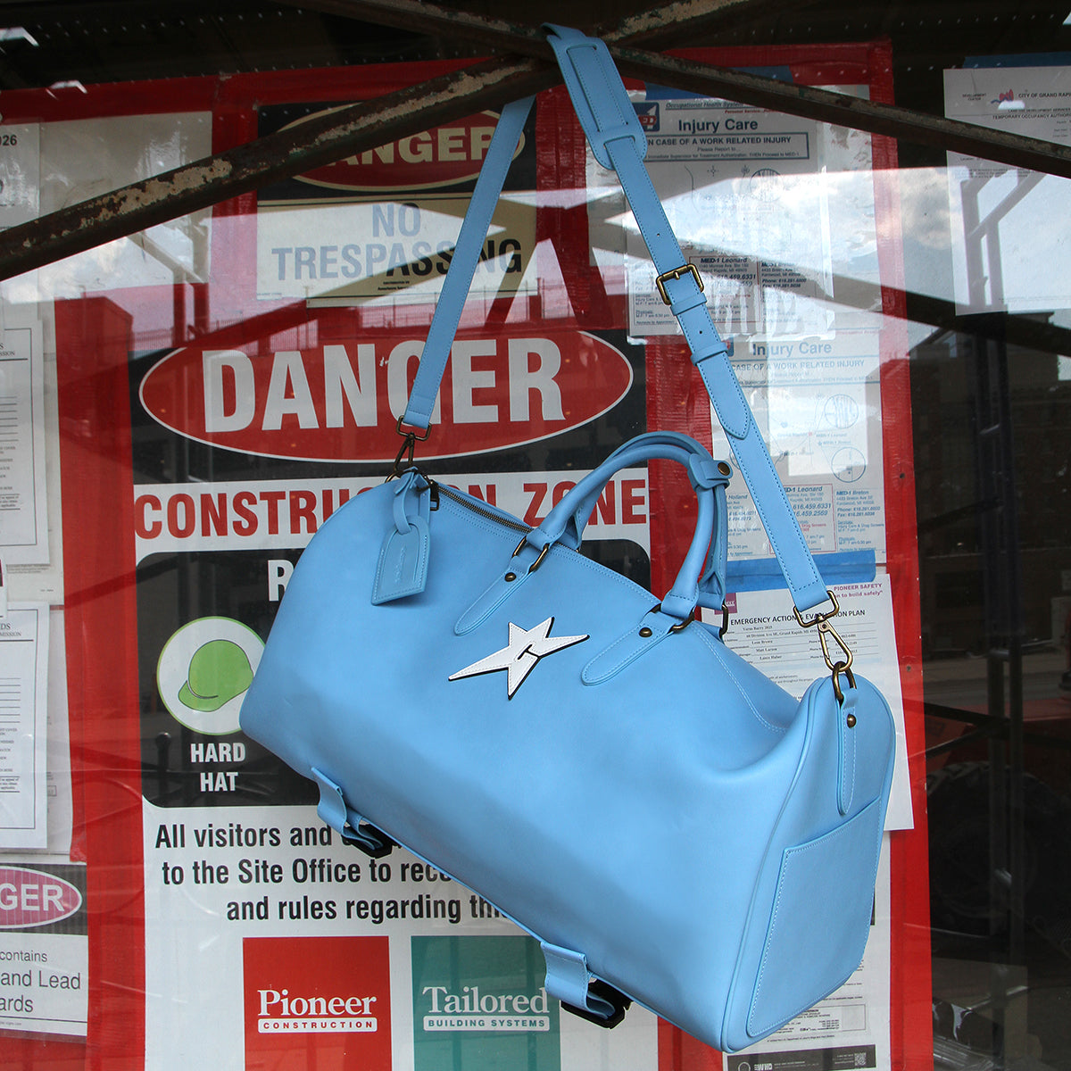Carpet Company - C-Star Duffel Bag
Color : Blue