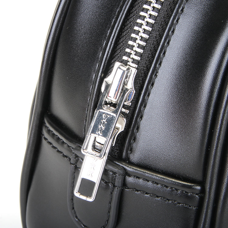 Carpet Company - C-Star Purse
Color : Black