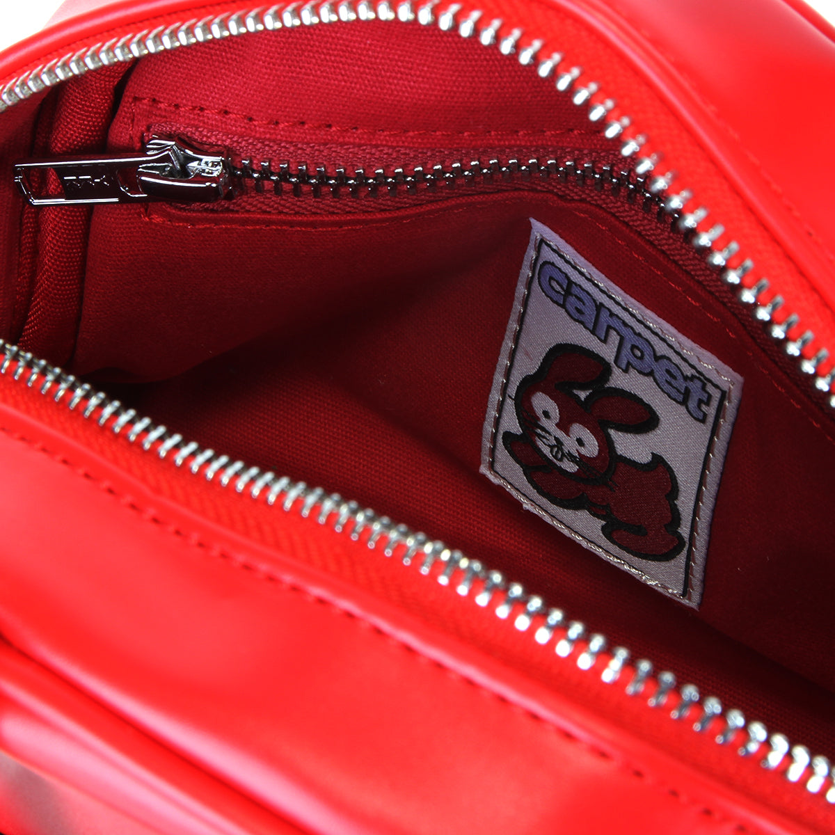 Carpet Company - C-Star Purse
Color : Red