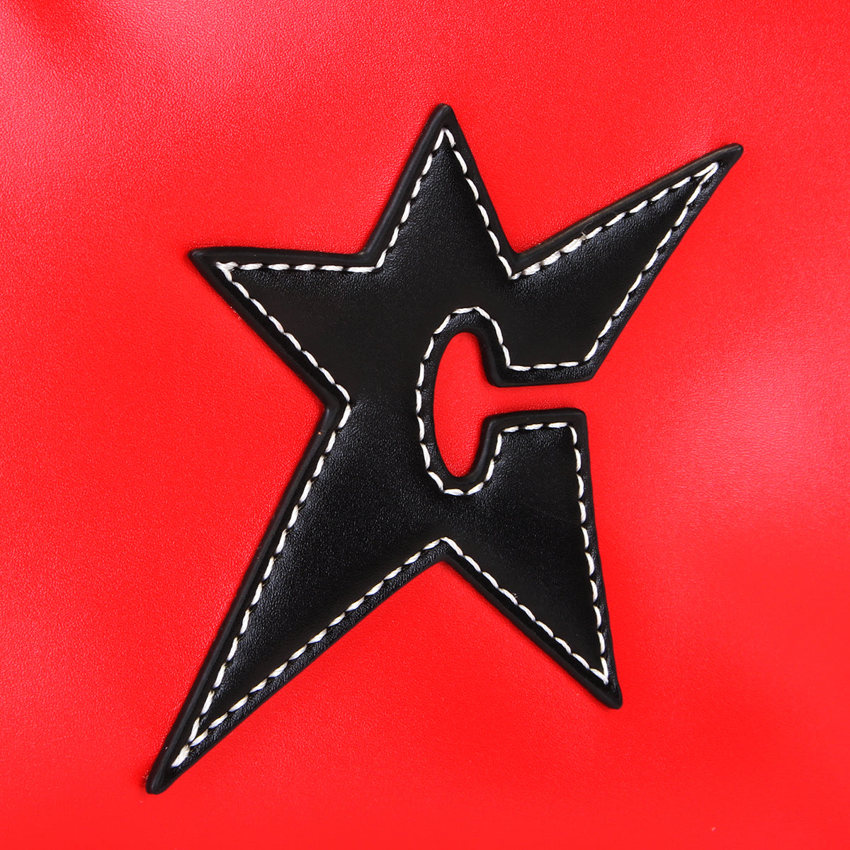 Carpet Company - C-Star Purse
Color : Red