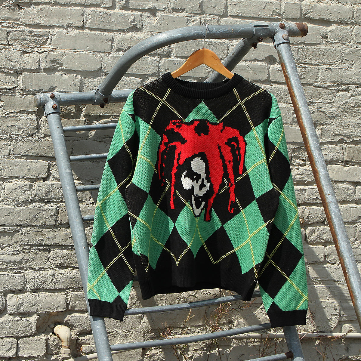 Carpet Company - Jester Knit Sweater
Color : Argyle
