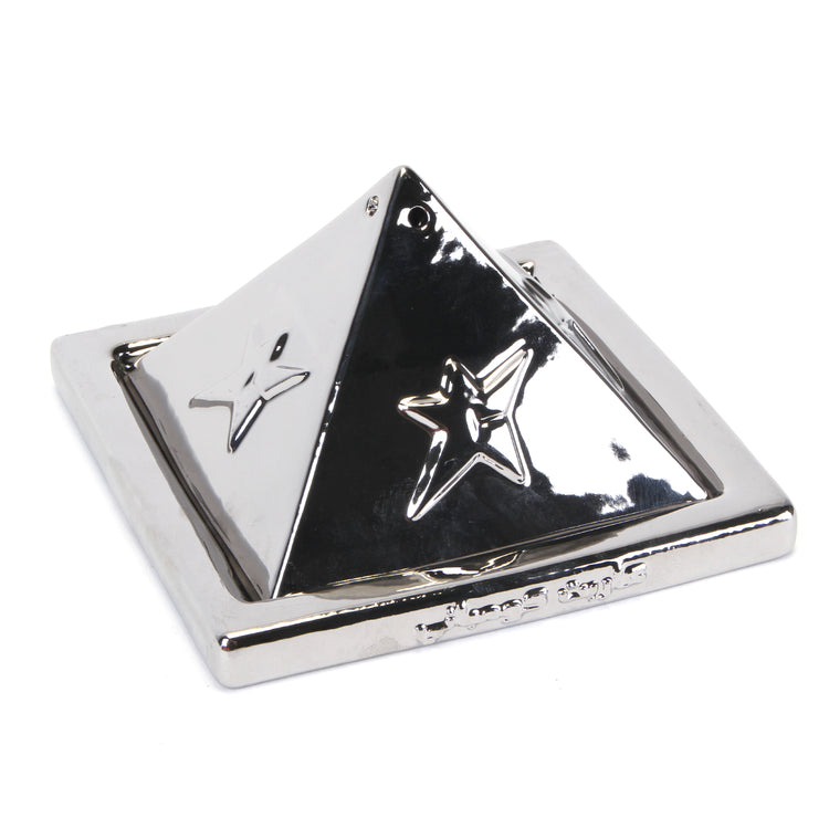 Carpet Company - Pyramid Incense Chamber
Color : Silver