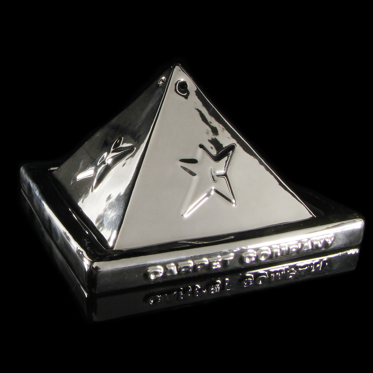 Carpet Company - Pyramid Incense Chamber
Color : Silver