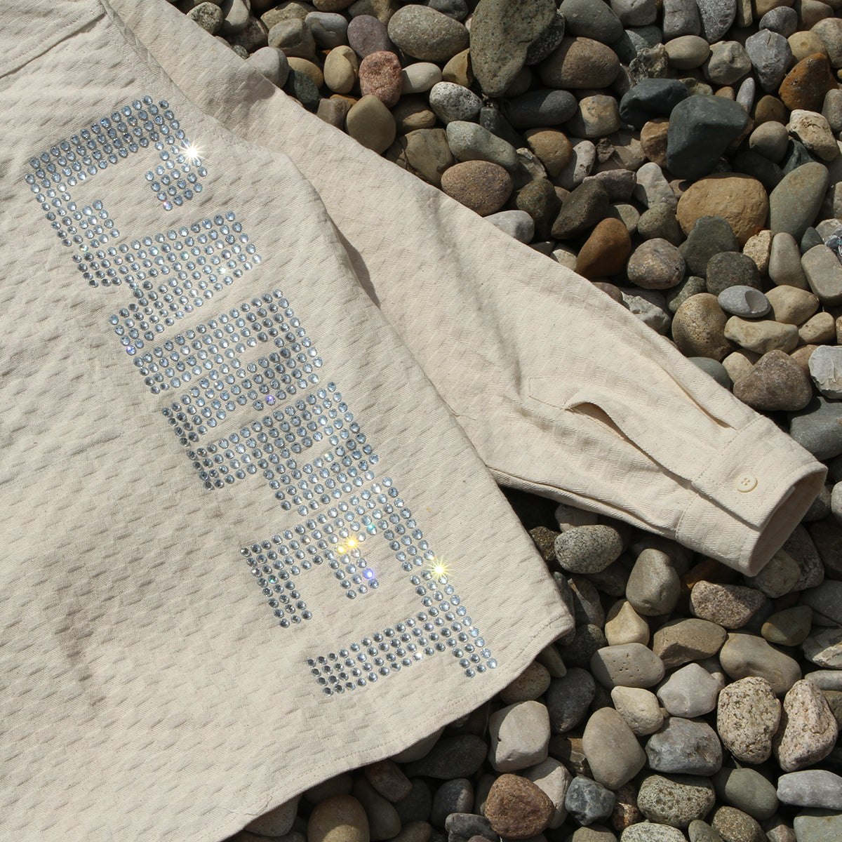 Carpet Company - Rhinestone Button-Up Shirt
Color : Cream