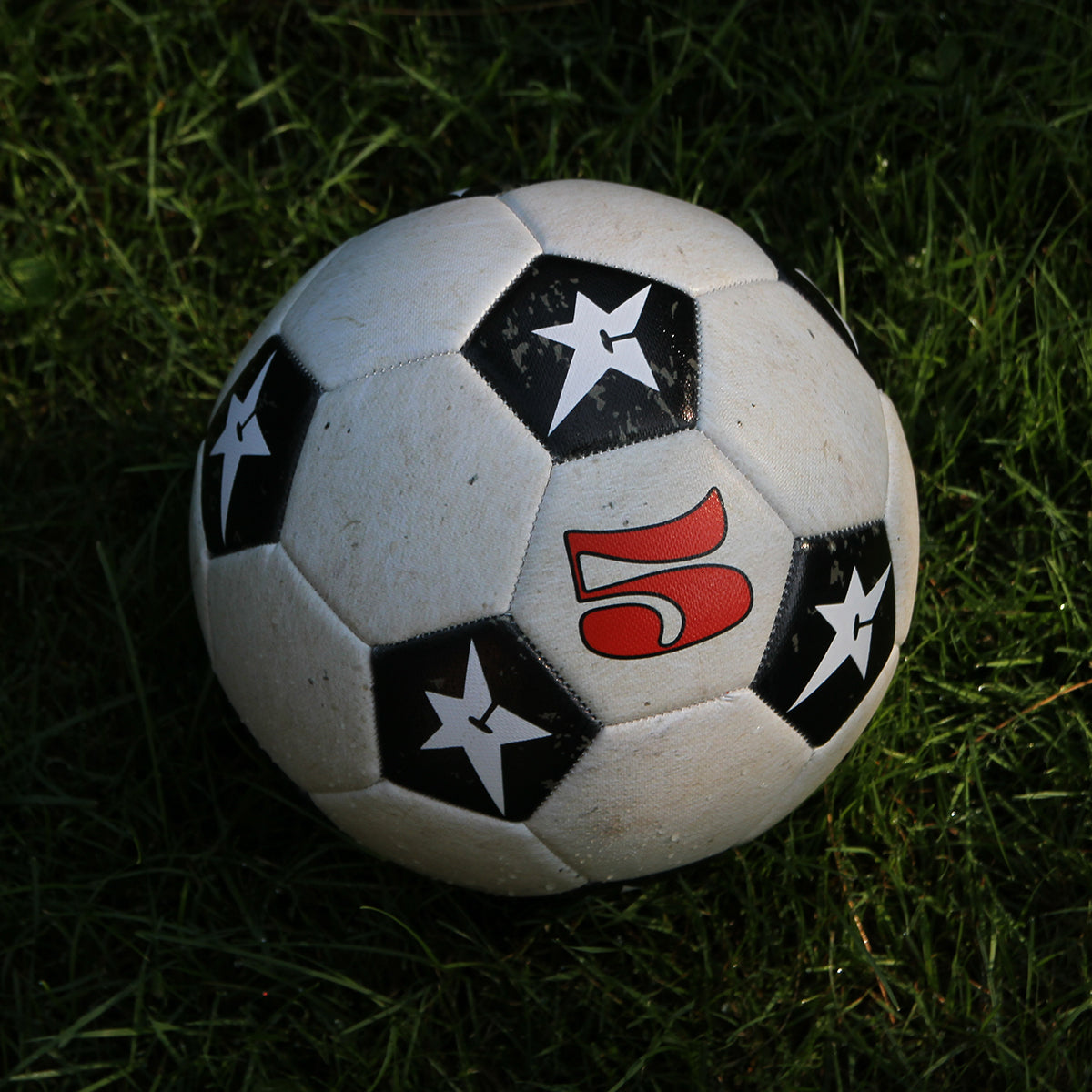 Carpet Company - C-Star Soccer Ball
Color : White / Black