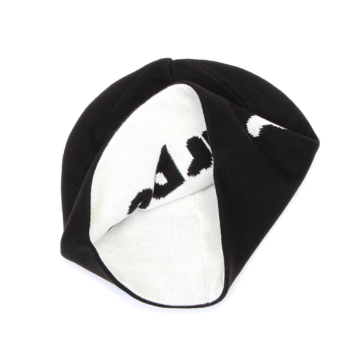 Carpet Company | Reversible Beanie
Color : Black / White