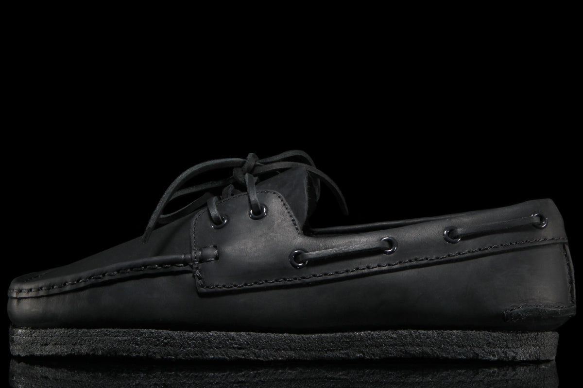 Clarks Originals - Godney Boat
Style # 26186541
Color : Black