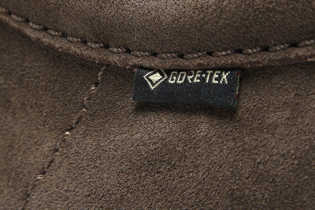 Clarks Originals - Wallabee Gore-Tex
Style # 26329289
Color : Dark Olive