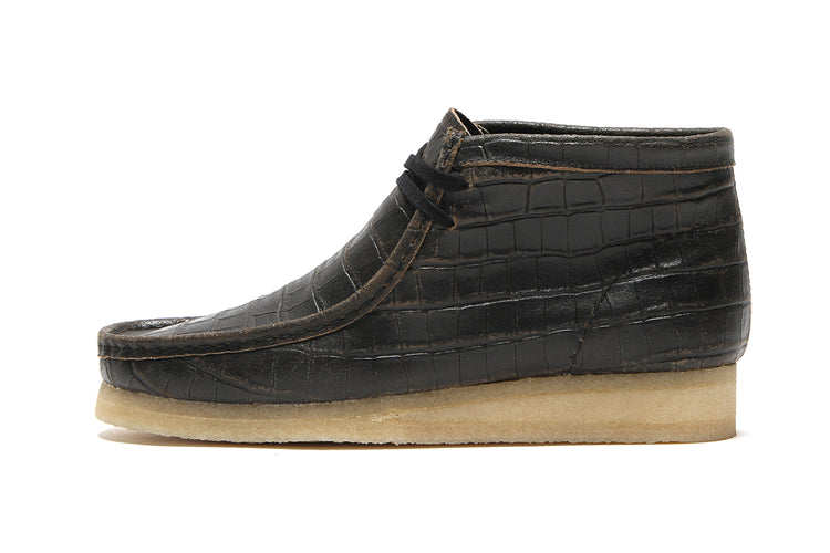 Clarks Originals | Women's Wallabee Boot Black Distressed