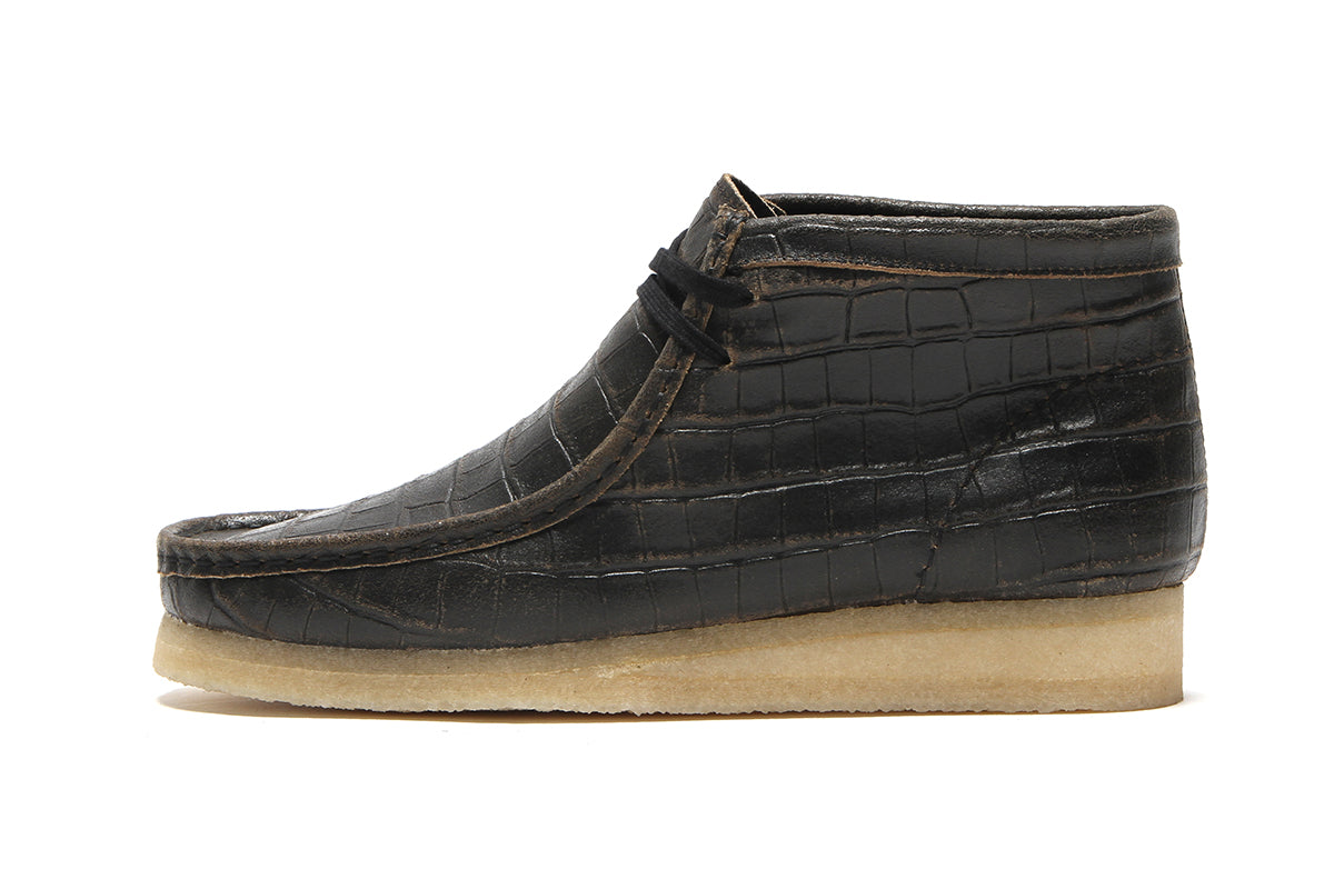 Clarks Originals | Wallabee BootBlack Distressed