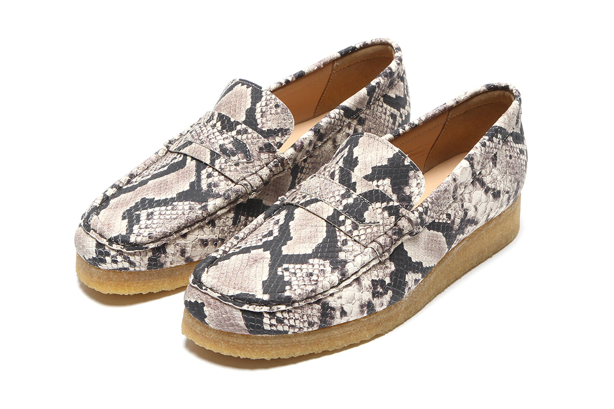 Clarks Originals | Women's Wallabee Loafer Grey Snakeskin