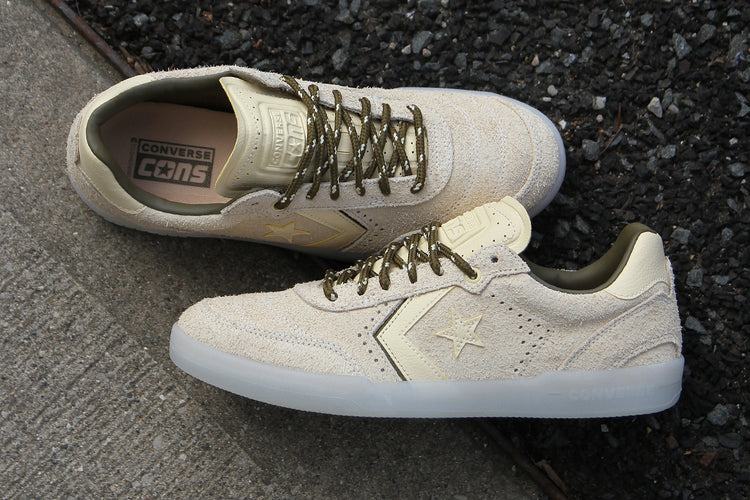 Converse - Louie Lopez Pro 2 Ox
Style # A20020C
Color : Golden View / Straw Yellow