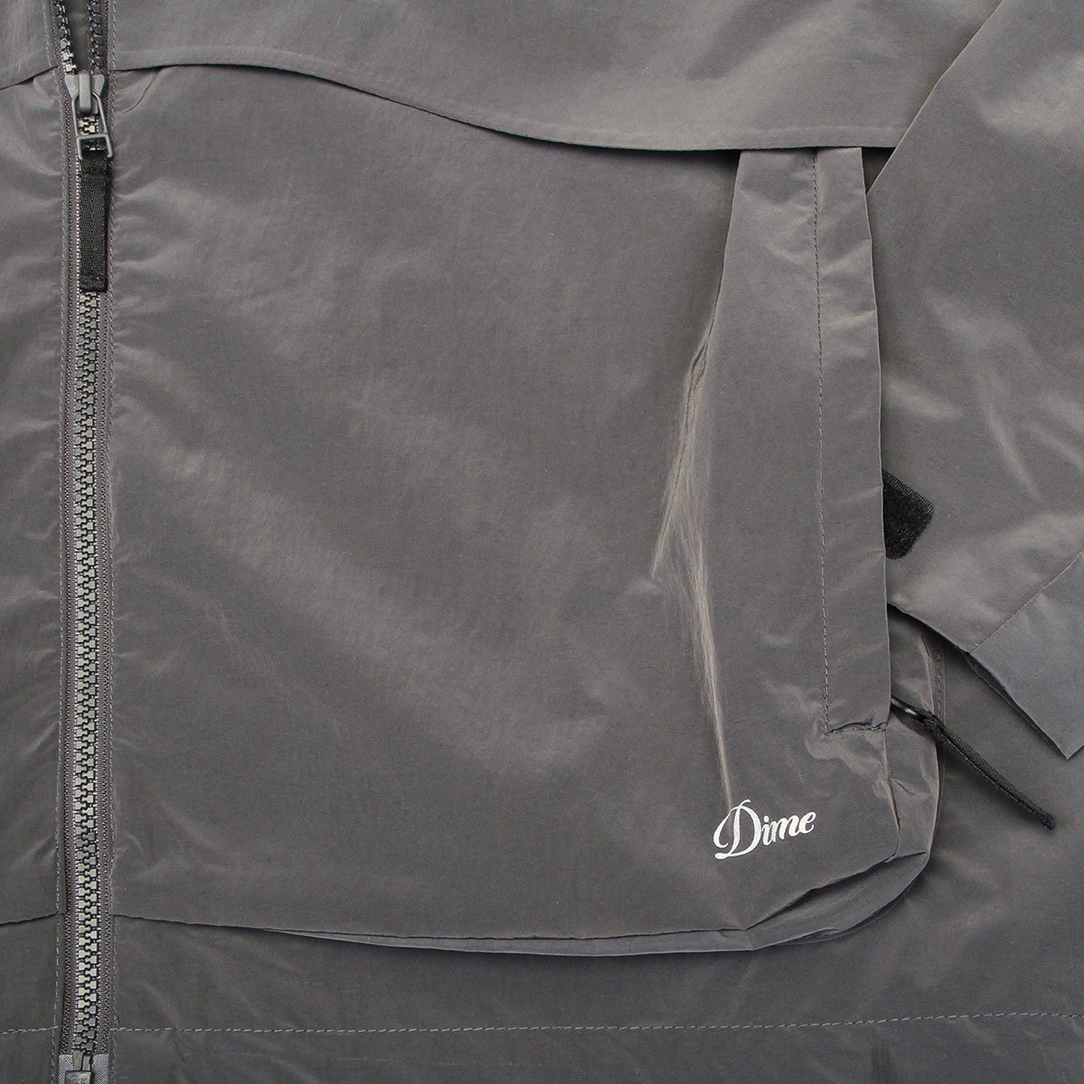 Dime - Taffeta Windbreaker
Color : Storm