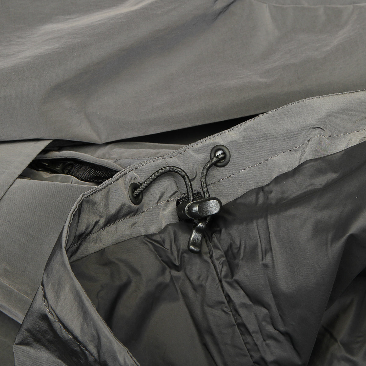 Dime - Taffeta Windbreaker
Color : Storm