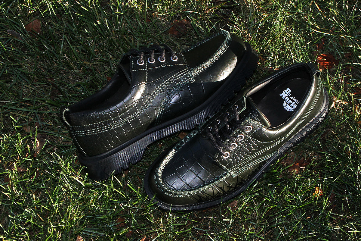 Dr. Martens - Lowell
Style # 43578300
Color : Green