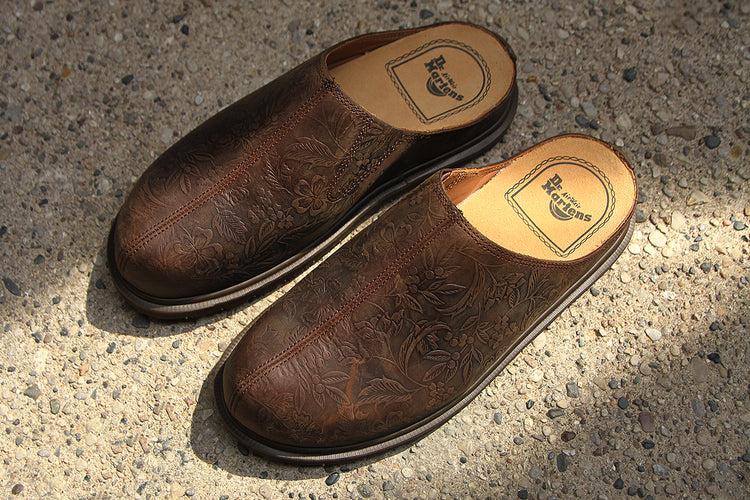 Dr. Martens - San Mule
Style # 43606200
Color : Dark Brown Floral