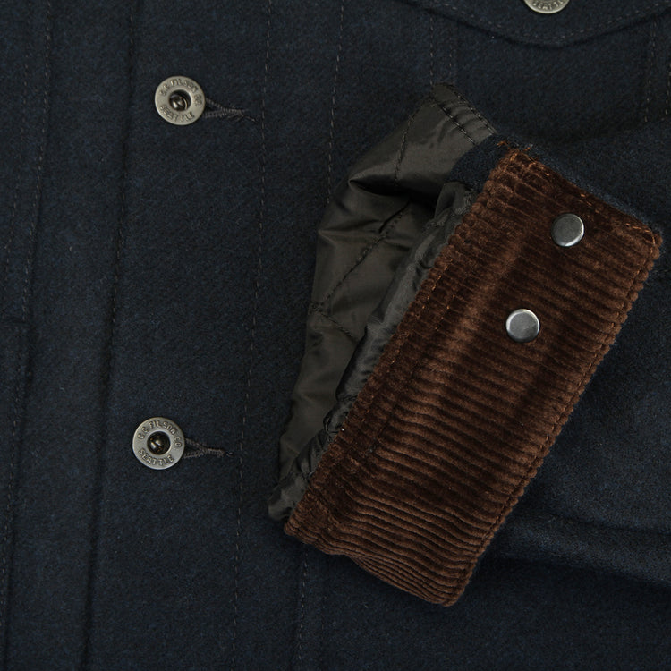 Filson - Spokane Short Cruiser Jacket
Style # F1420299337
Color : Navy