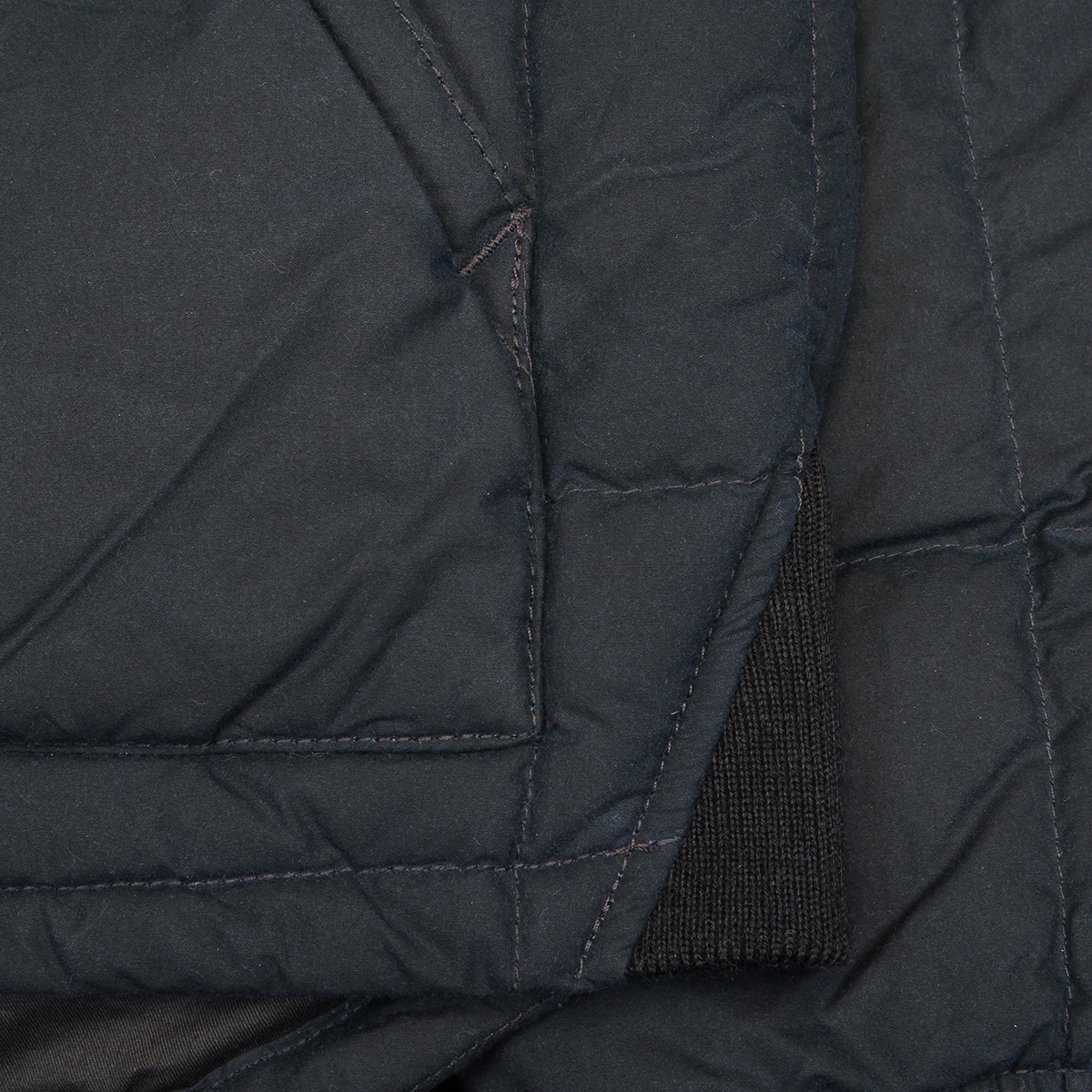 Filson - Waxed Down Jacket
Style # F1420299979
Color : Night Sky