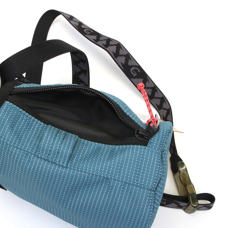 Gramicci - Chalk Bag
Color : Teal / Black