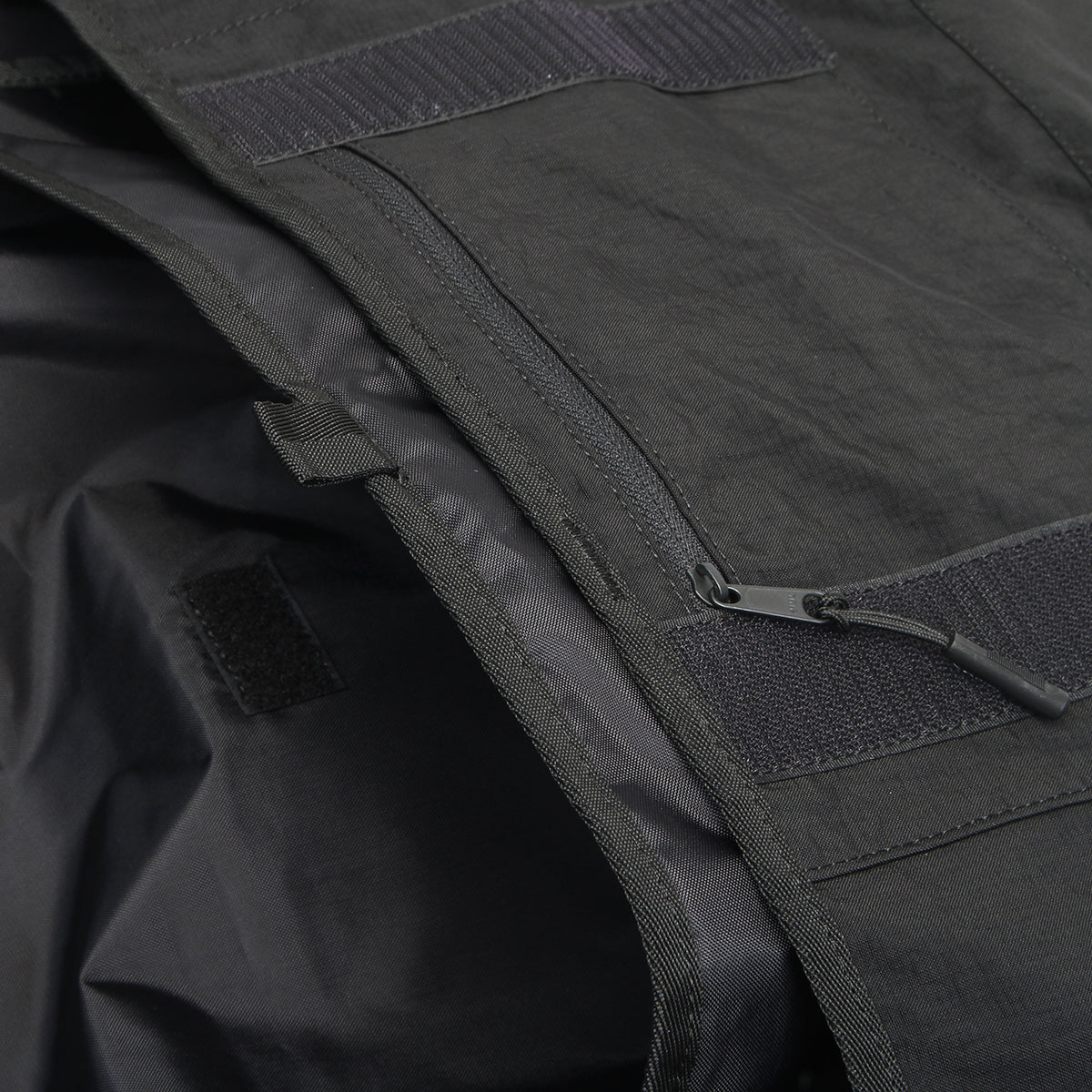 Gramicci - Messenger Bag
Color : Black