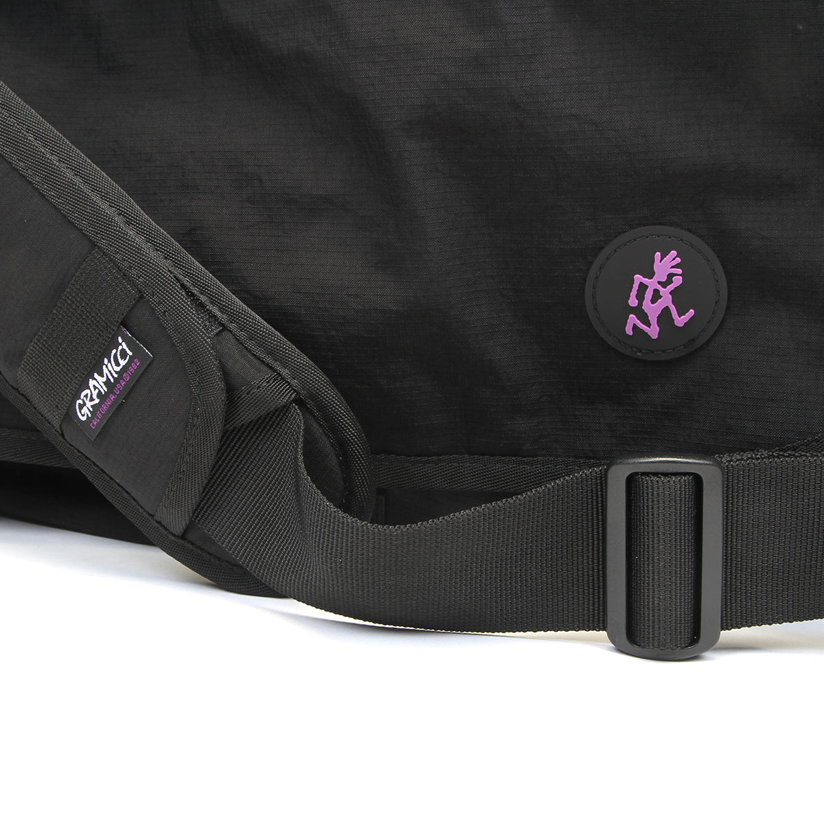 Gramicci - Messenger Bag
Color : Black