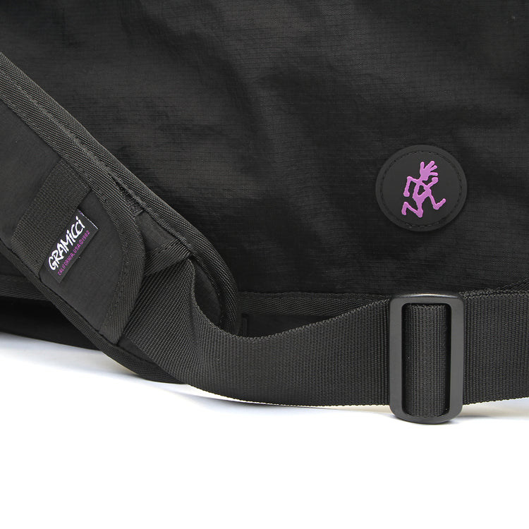Gramicci - Messenger Bag
Color : Black
