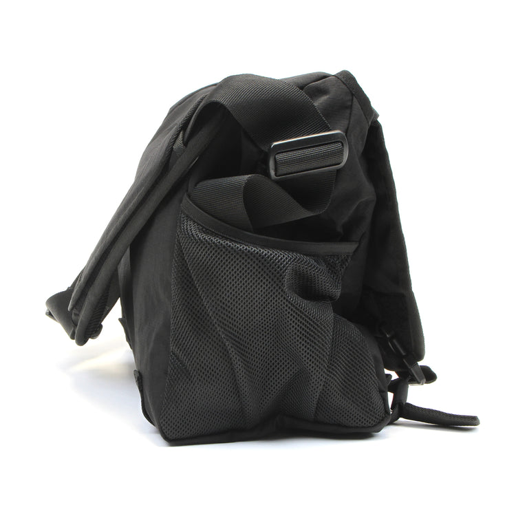 Gramicci - Messenger Bag
Color : Black