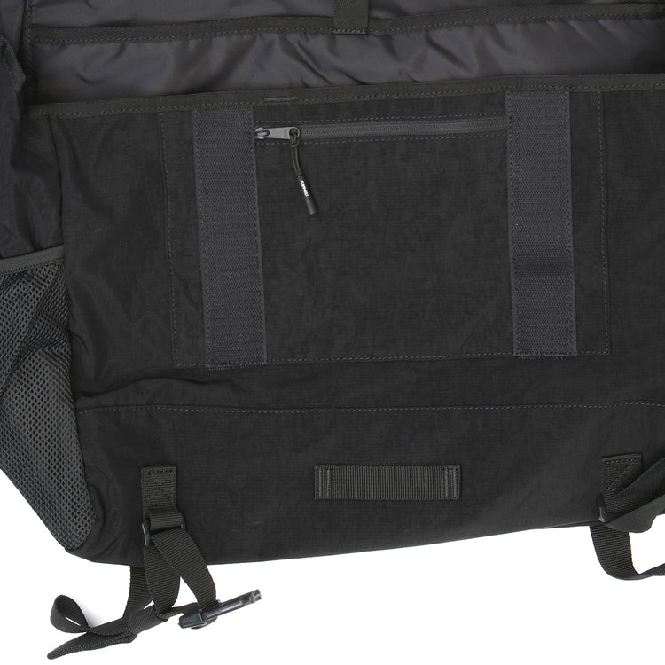 Gramicci - Messenger Bag
Color : Black