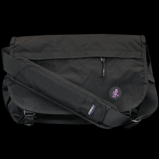 Gramicci - Messenger Bag
Color : Black
