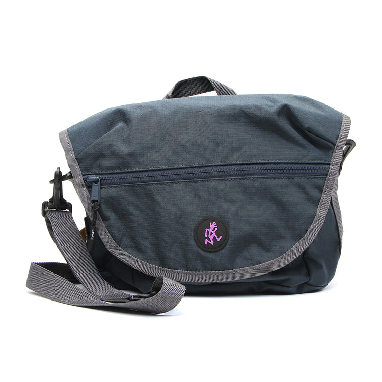 Gramicci - Multi Side Bag
Color : Navy