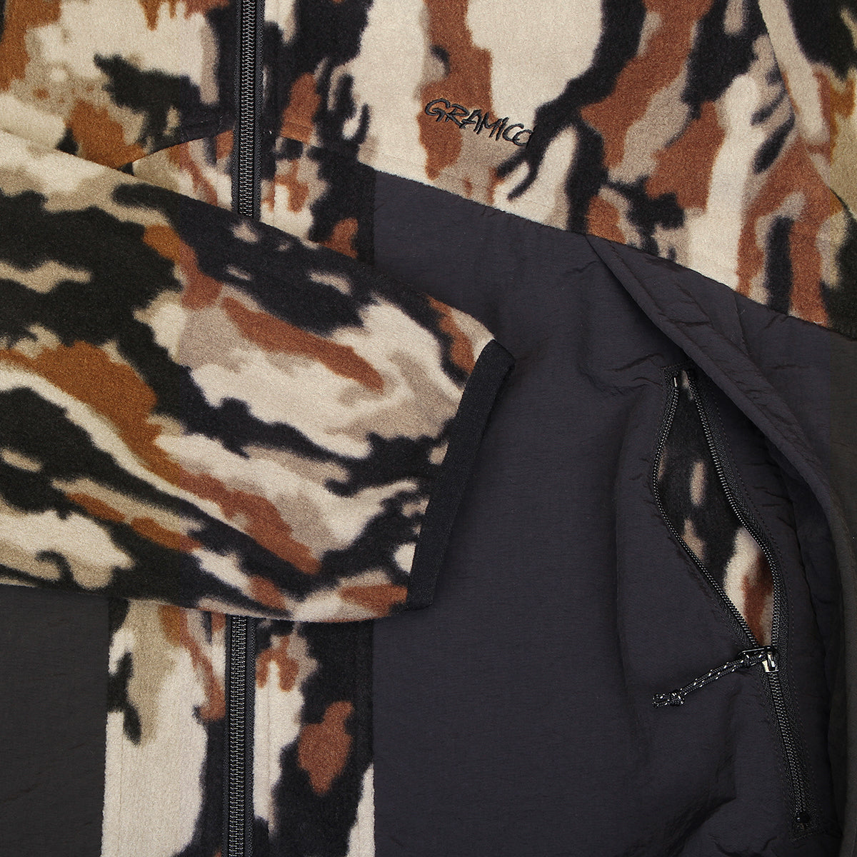 Gramicci - Thermal Fleece Jacket
Style # G6FM-J001
Color : Bark Camo