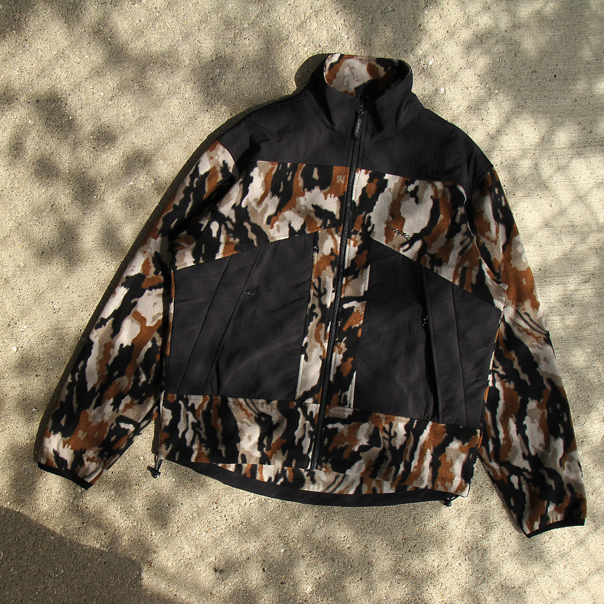 Gramicci - Thermal Fleece Jacket
Style # G6FM-J001
Color : Bark Camo