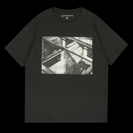 Guestroom - Peeling T-Shirt
Color : Black