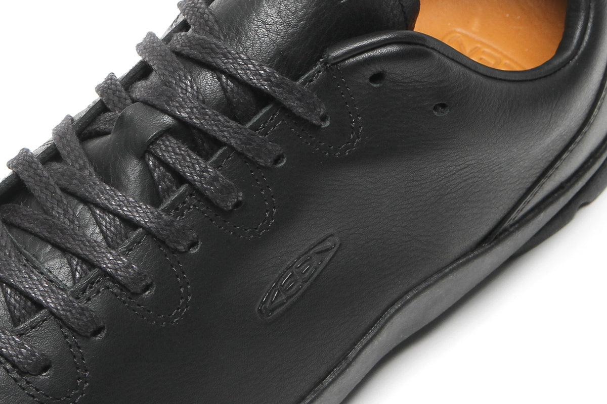 Keen - Jasper SE1
Style # 1032813
Color : Flux Black