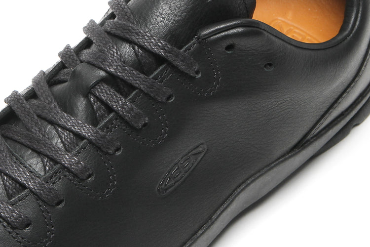 Keen - Jasper SE1
Style # 1032813
Color : Flux Black