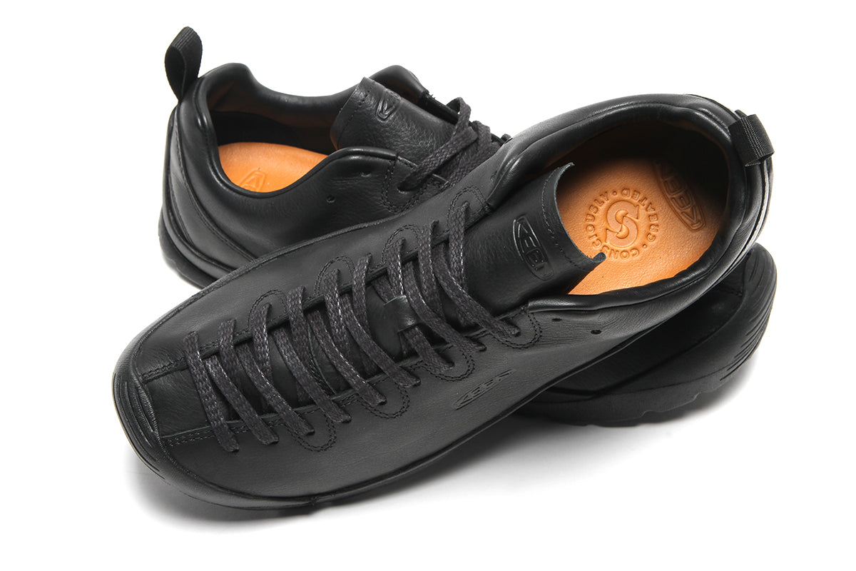 Keen - Jasper SE1
Style # 1032813
Color : Flux Black