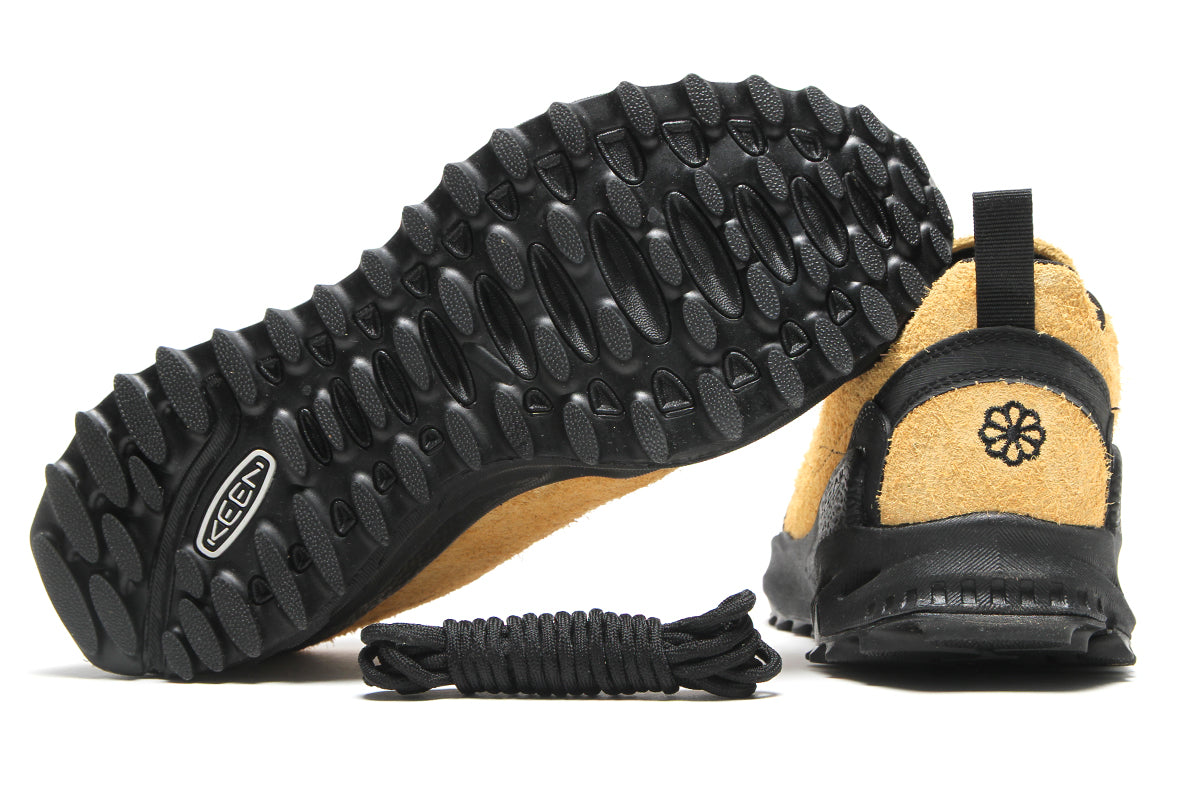 Keen - Jasper Zionic
Style # 1031793
Color : Oak Buff / Black