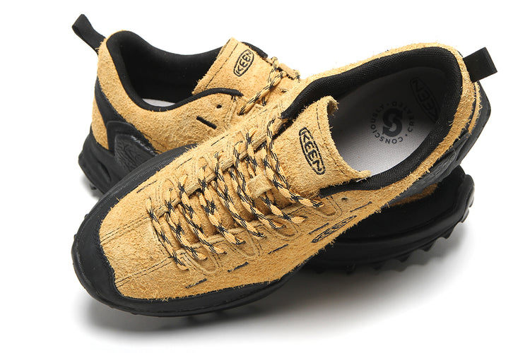 Keen - Jasper Zionic
Style # 1031793
Color : Oak Buff / Black