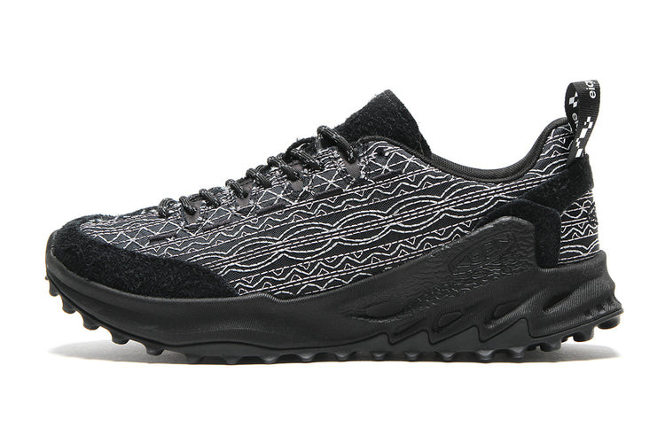 Keen - Jasper Zionic x 18 East
Style # 1032364
Color : Black / Black