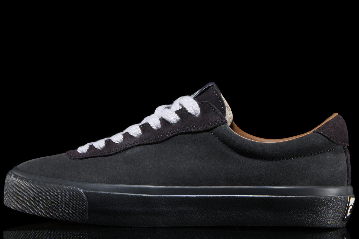 Last Resort AB - VM001 Lo
Color : Grape Magnet / Black