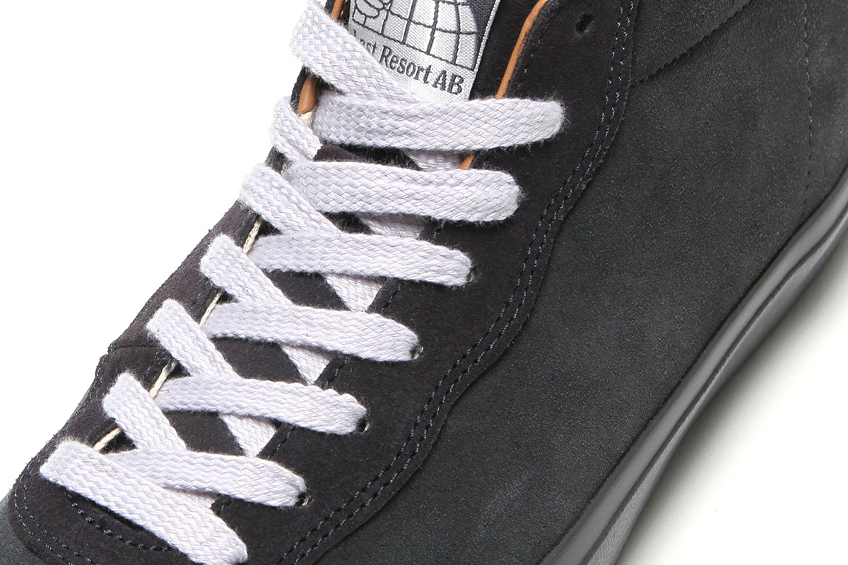Last Resort AB - VM001 Mid
Color : Grape Magnet / Black