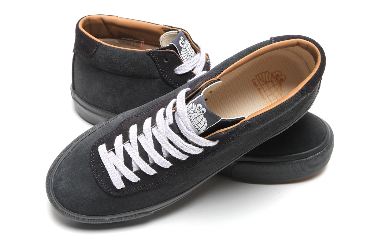 Last Resort AB - VM001 Mid
Color : Grape Magnet / Black