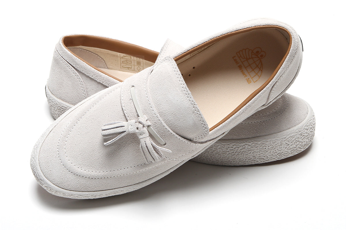 Last Resort AB - VM005 Loafer
Color : White / White